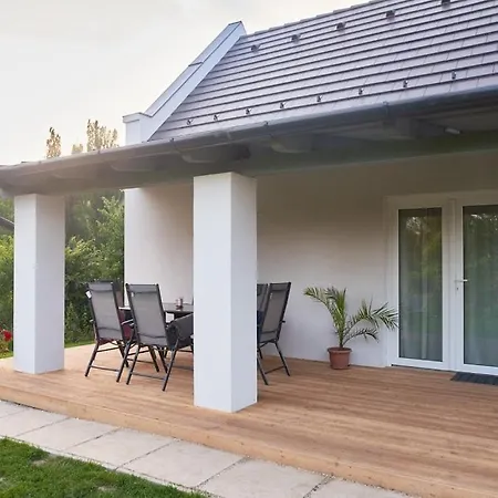 Patakporta * Ábrahámhegy